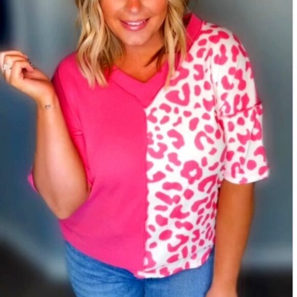 💥3/$15💥 NEW - Rose Cheetah Patchwork Short Sleeve Top - Size Small - Picture 2 of 11